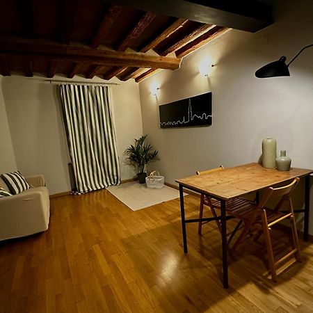 Maison Vert Appartamento In Centro Storico A Módena Exterior foto