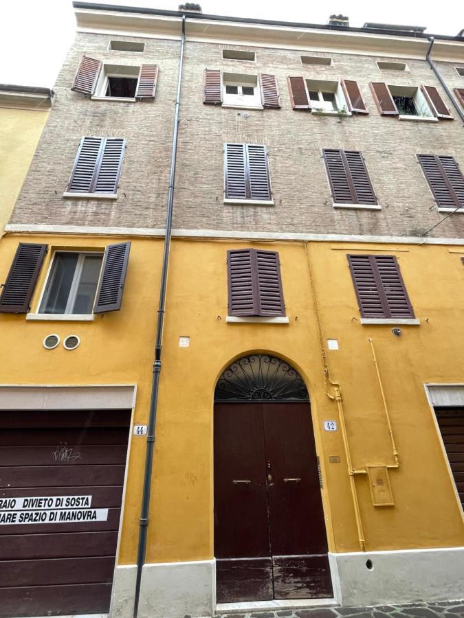 Maison Vert Appartamento In Centro Storico A Módena Exterior foto