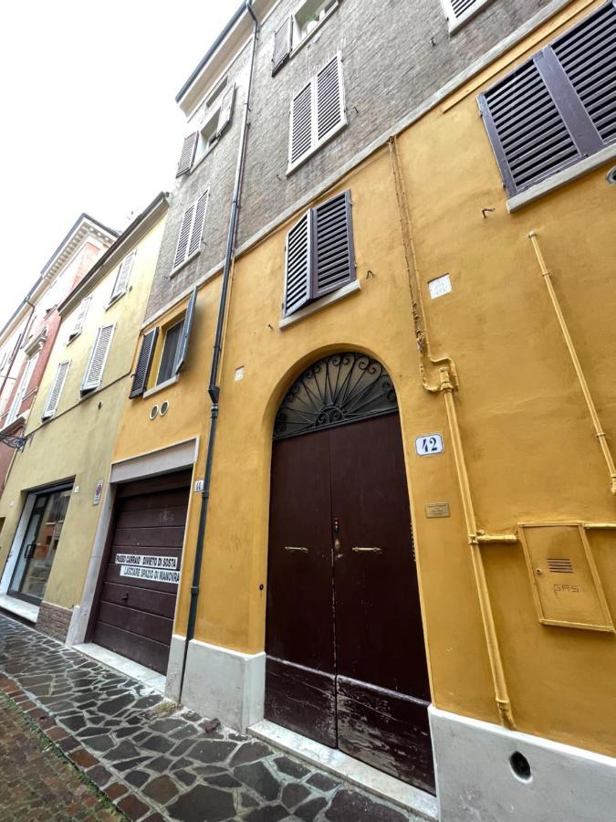 Maison Vert Appartamento In Centro Storico A Módena Exterior foto