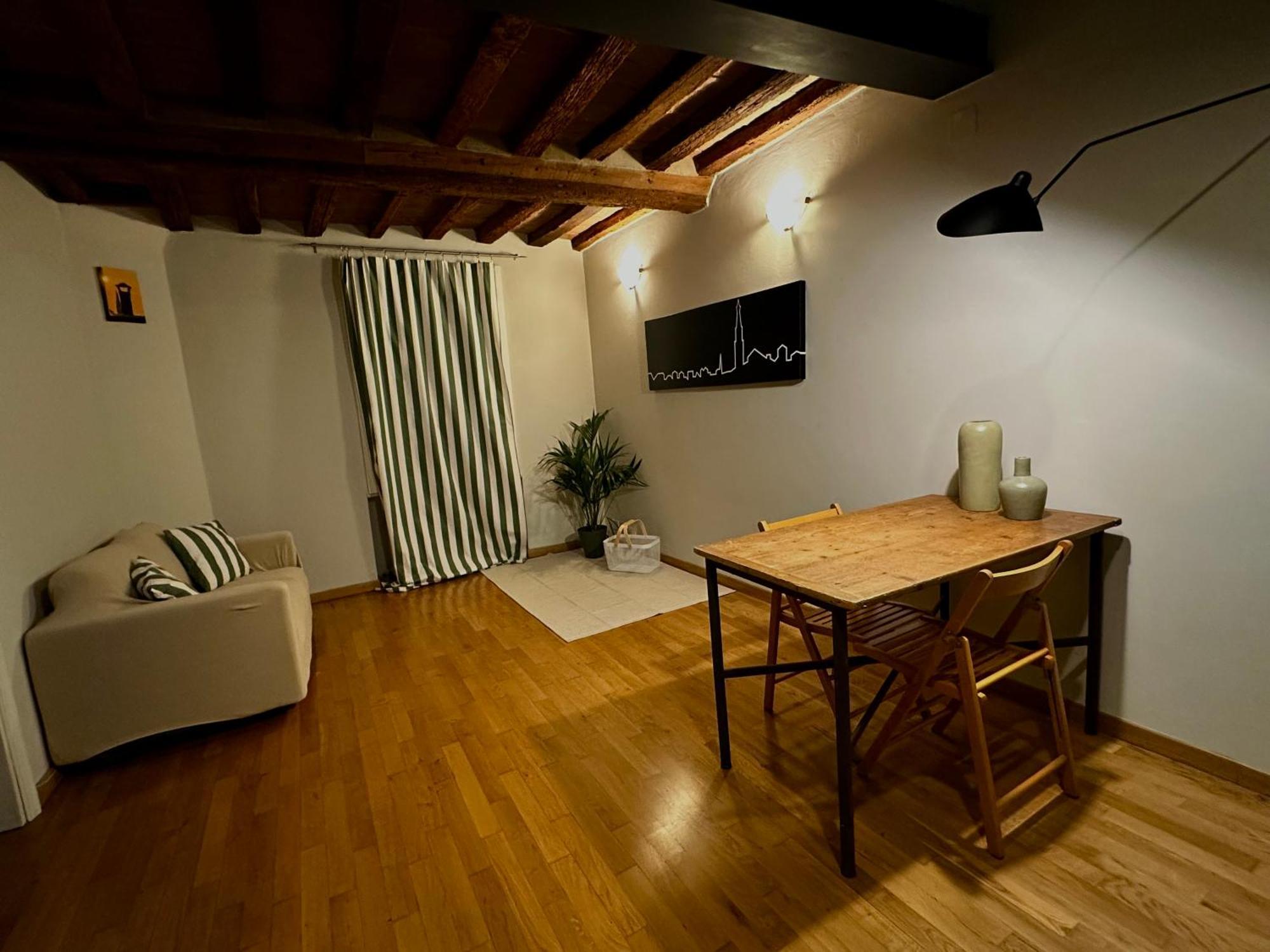 Maison Vert Appartamento In Centro Storico A Módena Exterior foto